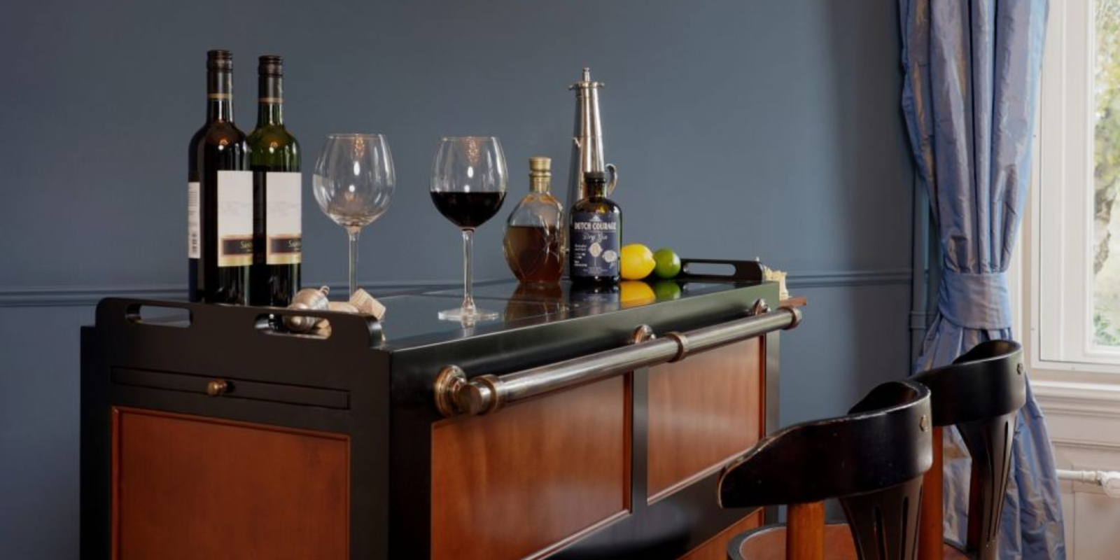 Guide to the Types of Home Bars